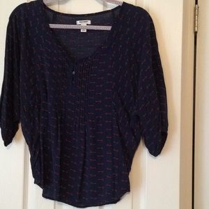 Old Navy 3/4 dolman sleeve key pattern blouse M